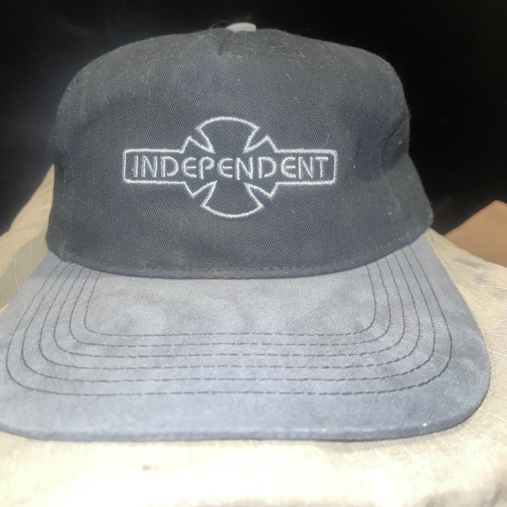 Independent skateboard company hat